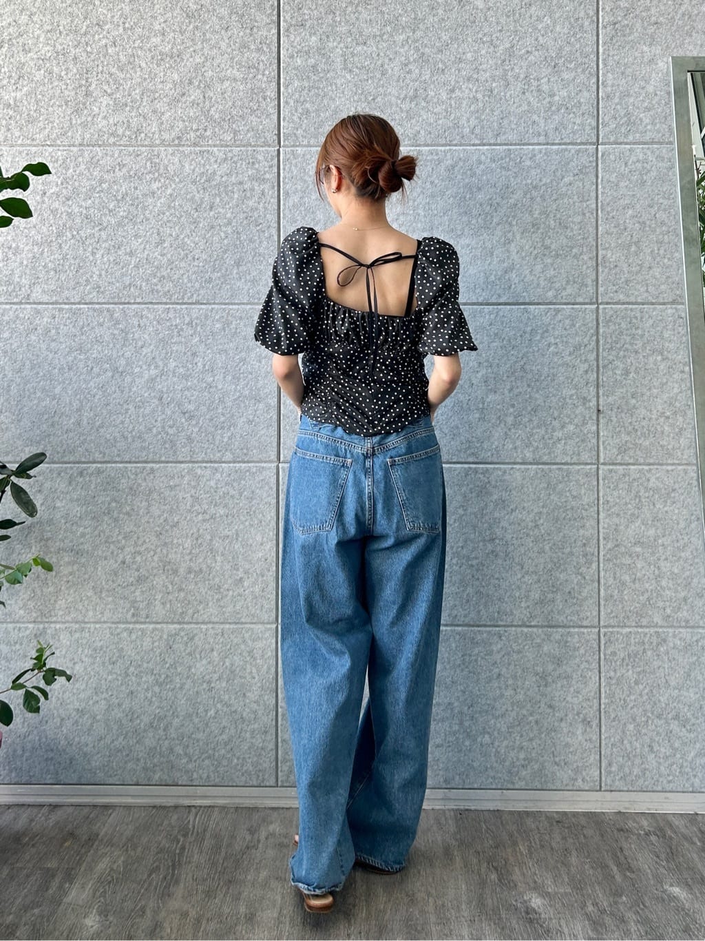 harunaさんの「CODE A｜polka dot blouse」を使ったコーディネート