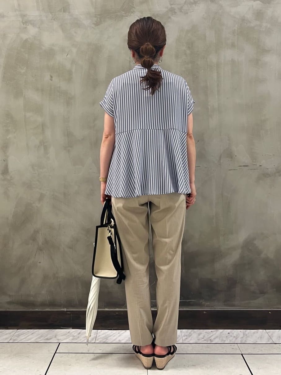 すえさんの「grove｜キレイも動きやすさも　美脚見えハイパーストレッチパンツ」を使ったコーディネート