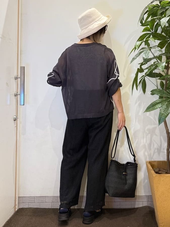misakiさんの「SHOO･LA･RUE｜ニュアンスデザインがこなれ見え 刺繍デザイン シアーカーディガン」を使ったコーディネート