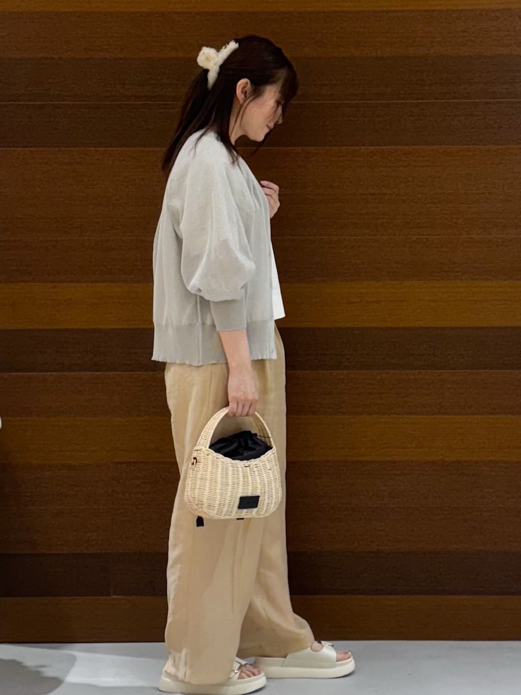 まみさんの「OPAQUE.CLIP｜◆刺繍ロゴワイドシルエットTシャツ【洗濯機洗い可】」を使ったコーディネート