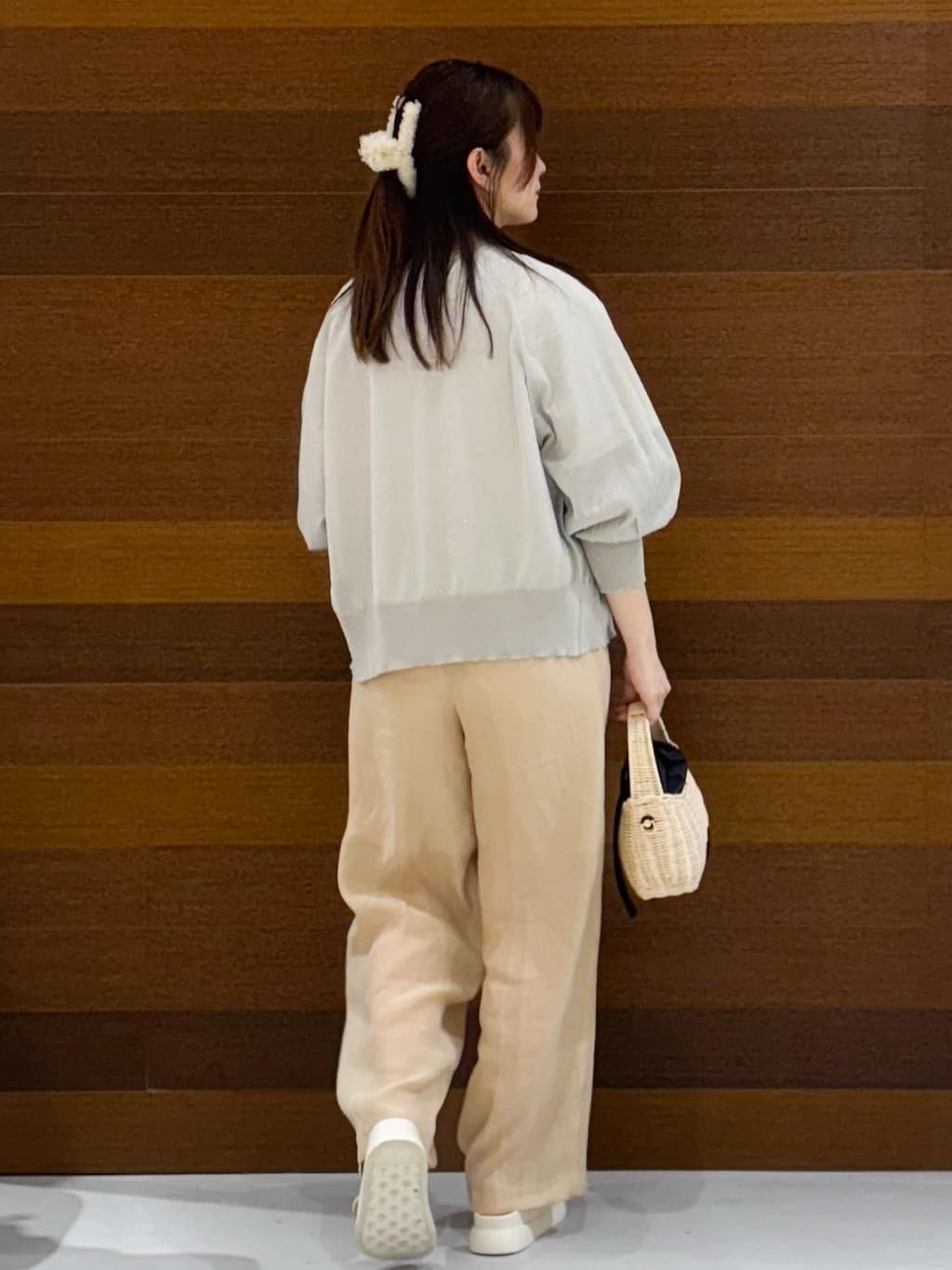 まみさんの「OPAQUE.CLIP｜◆刺繍ロゴワイドシルエットTシャツ【洗濯機洗い可】」を使ったコーディネート