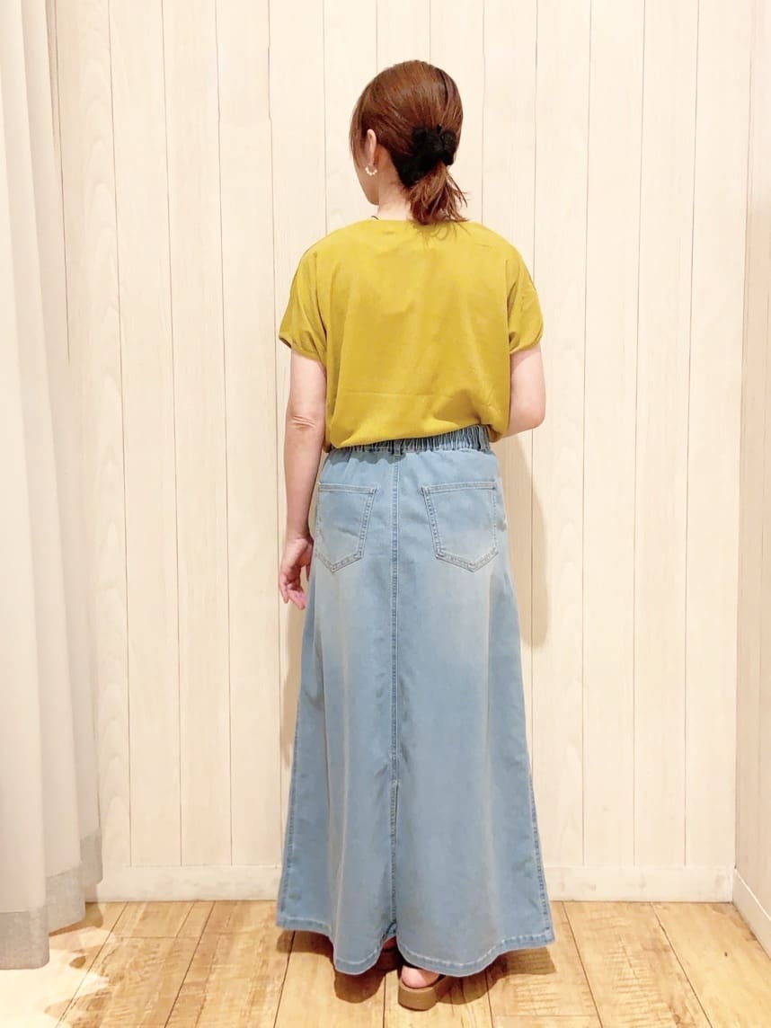 あいこさんの「SHOO･LA･RUE｜【S-LL】ブラウス見えする 軽やかな着心地の しぼしぼトップス」を使ったコーディネート