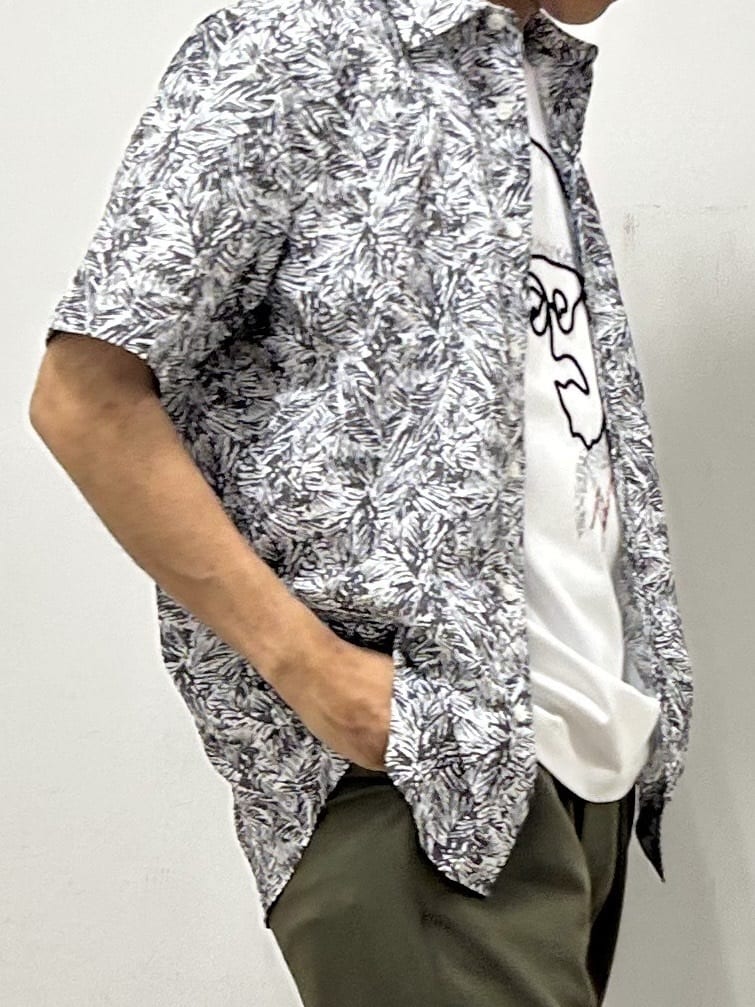 Hiroさんの「TAKEO KIKUCHI｜◆【Sサイズ～】フェイスロープ刺繍 天竺Tシャツ」を使ったコーディネート