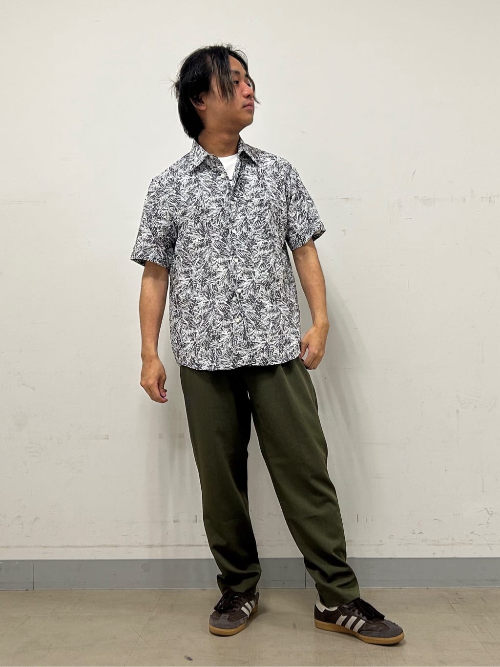 Hiroさんの「TAKEO KIKUCHI｜◆【Sサイズ～】フェイスロープ刺繍 天竺Tシャツ」を使ったコーディネート