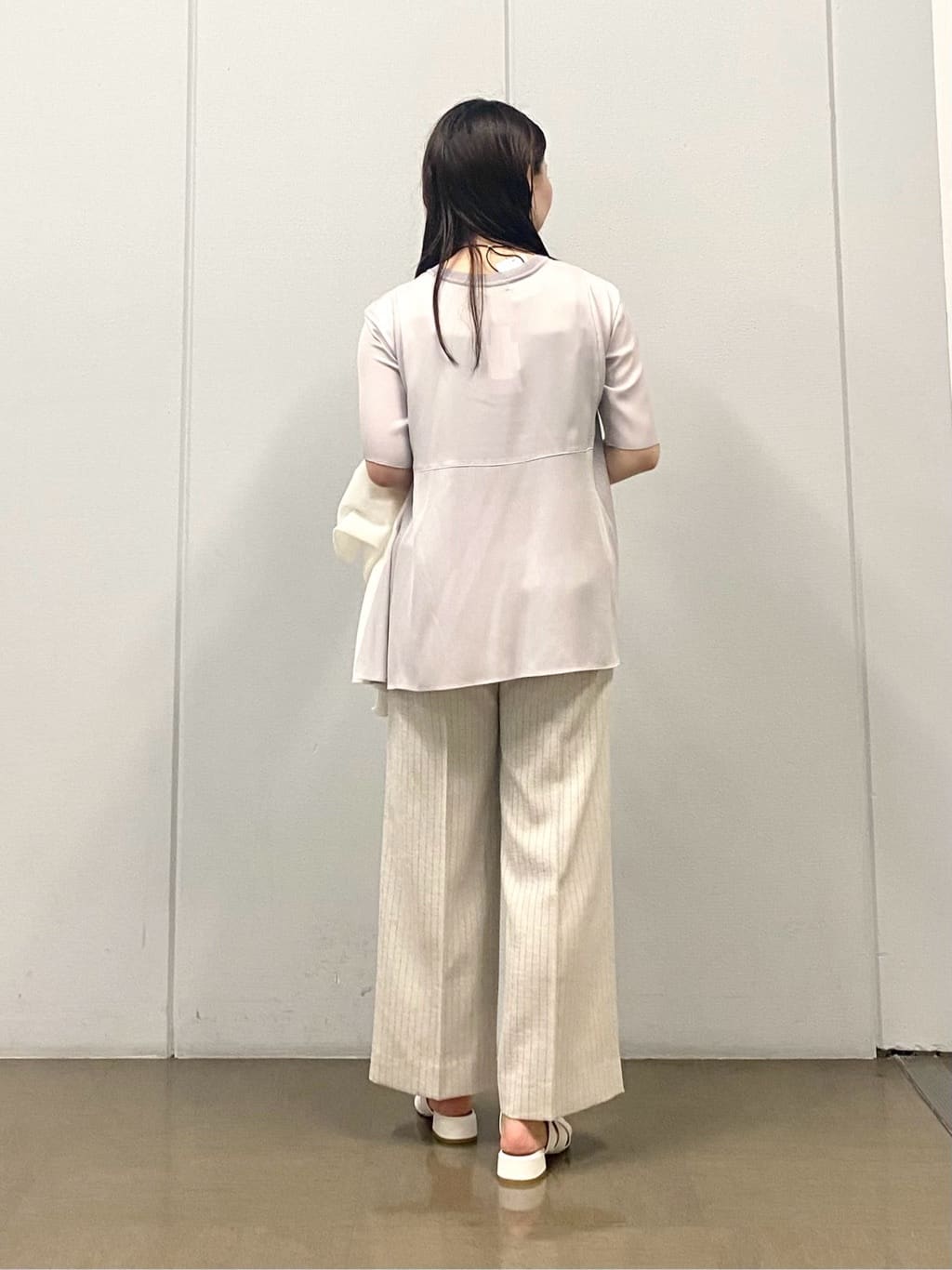 misakiさんの「INDIVI｜【バックシャン】デザインTブラウス」を使ったコーディネート