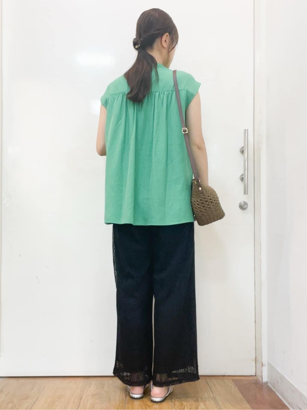 sakiさんの「SHOO･LA･RUE｜【S-LL/洗濯後しわになりにくい】上品にきれい見え スラブギャザーブラウス」を使ったコーディネート