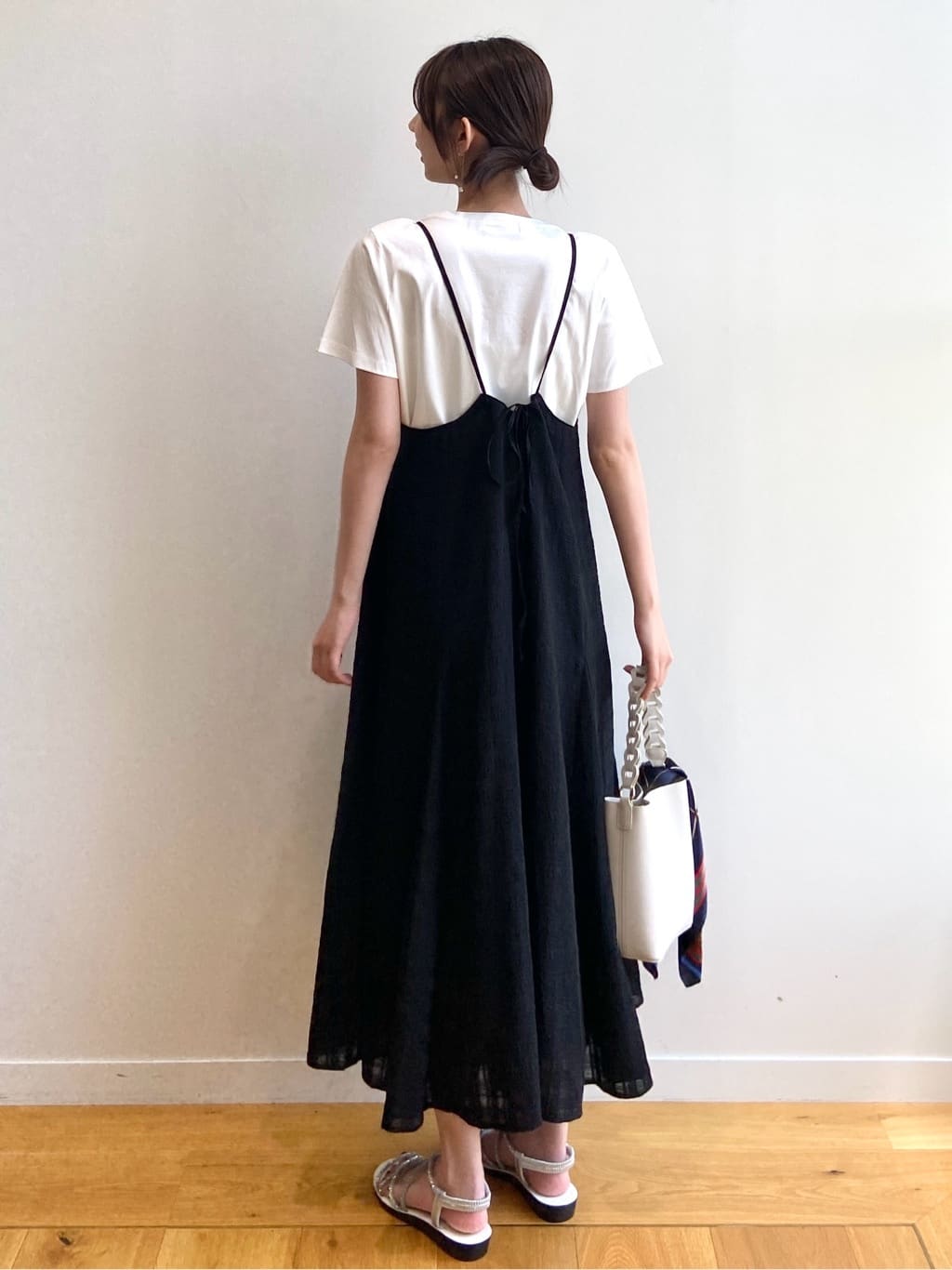 めぐさんの「OPAQUE.CLIP｜◆刺繍＆スパンコールロゴTシャツ【洗濯機洗い可】」を使ったコーディネート