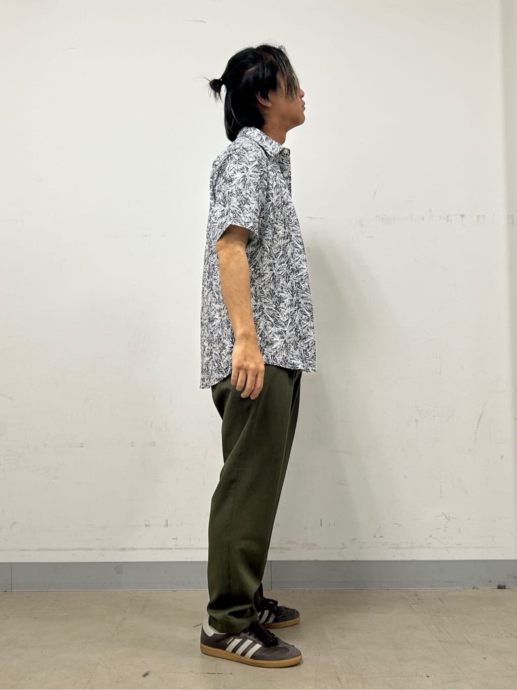 Hiroさんの「TAKEO KIKUCHI｜◆【Sサイズ～】フェイスロープ刺繍 天竺Tシャツ」を使ったコーディネート