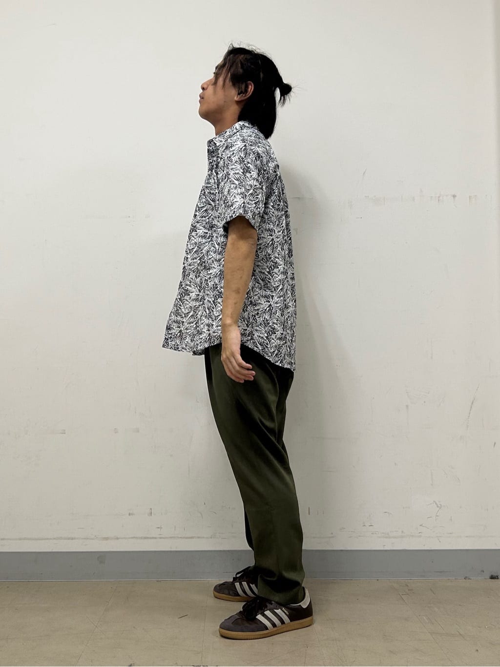 Hiroさんの「TAKEO KIKUCHI｜◆【Sサイズ～】フェイスロープ刺繍 天竺Tシャツ」を使ったコーディネート
