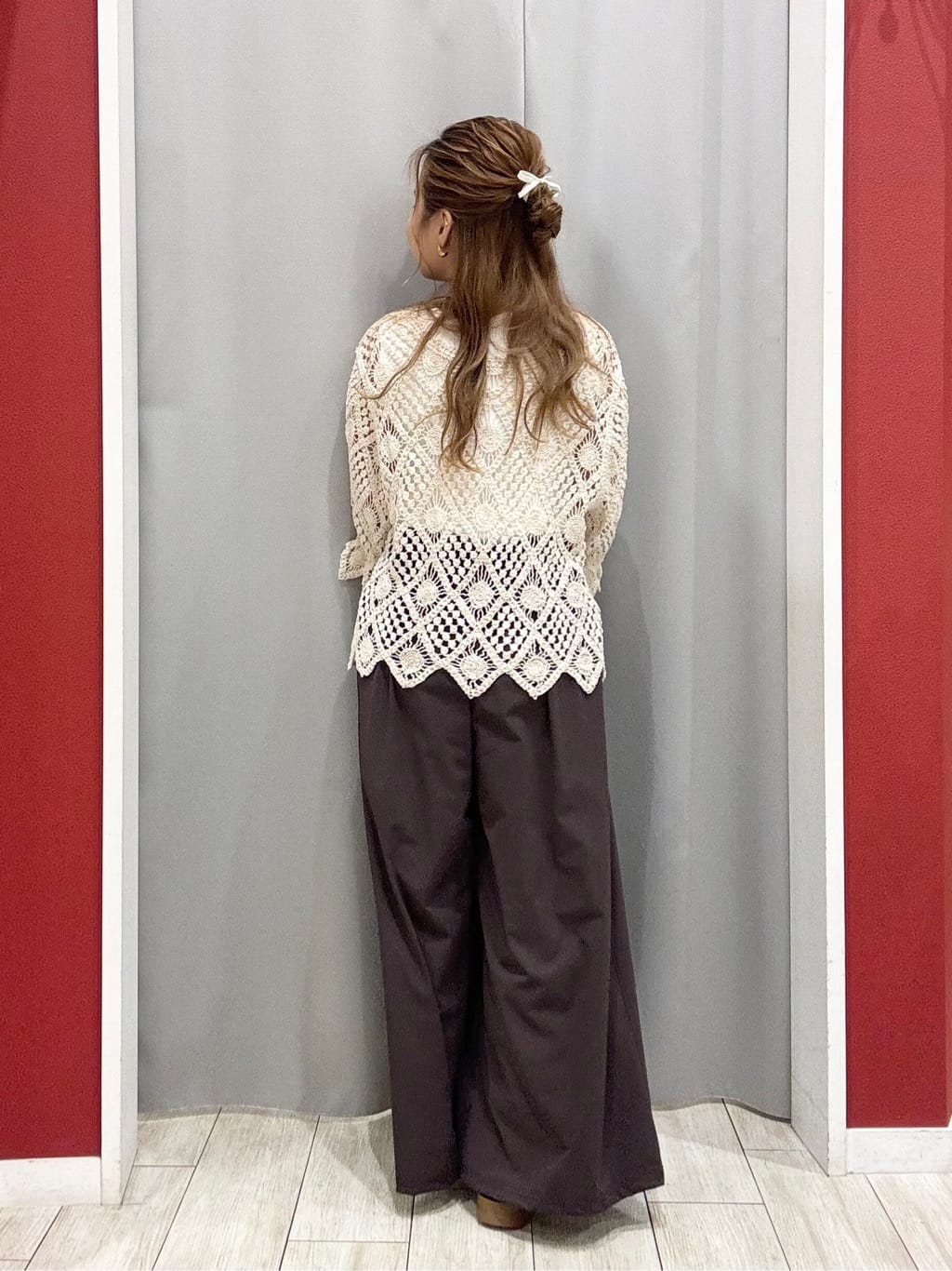 shioさんの「SHOO･LA･RUE｜【2WAY】大人のほんのり甘いスタイルに クロシェレースカーディガン」を使ったコーディネート