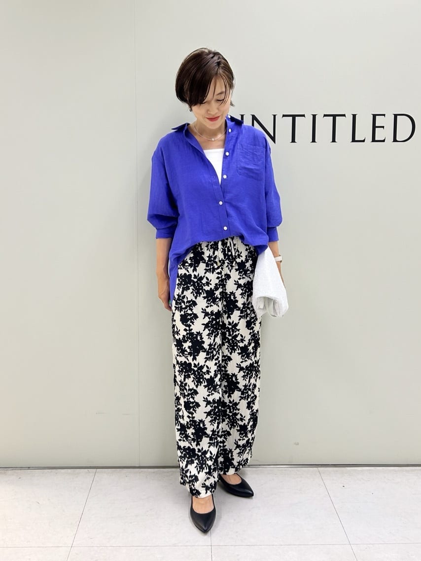 Mikiさんの「UNTITLED｜【ウエストゴム/ワイド/柄】モノトーンフラワーパンツ」を使ったコーディネート