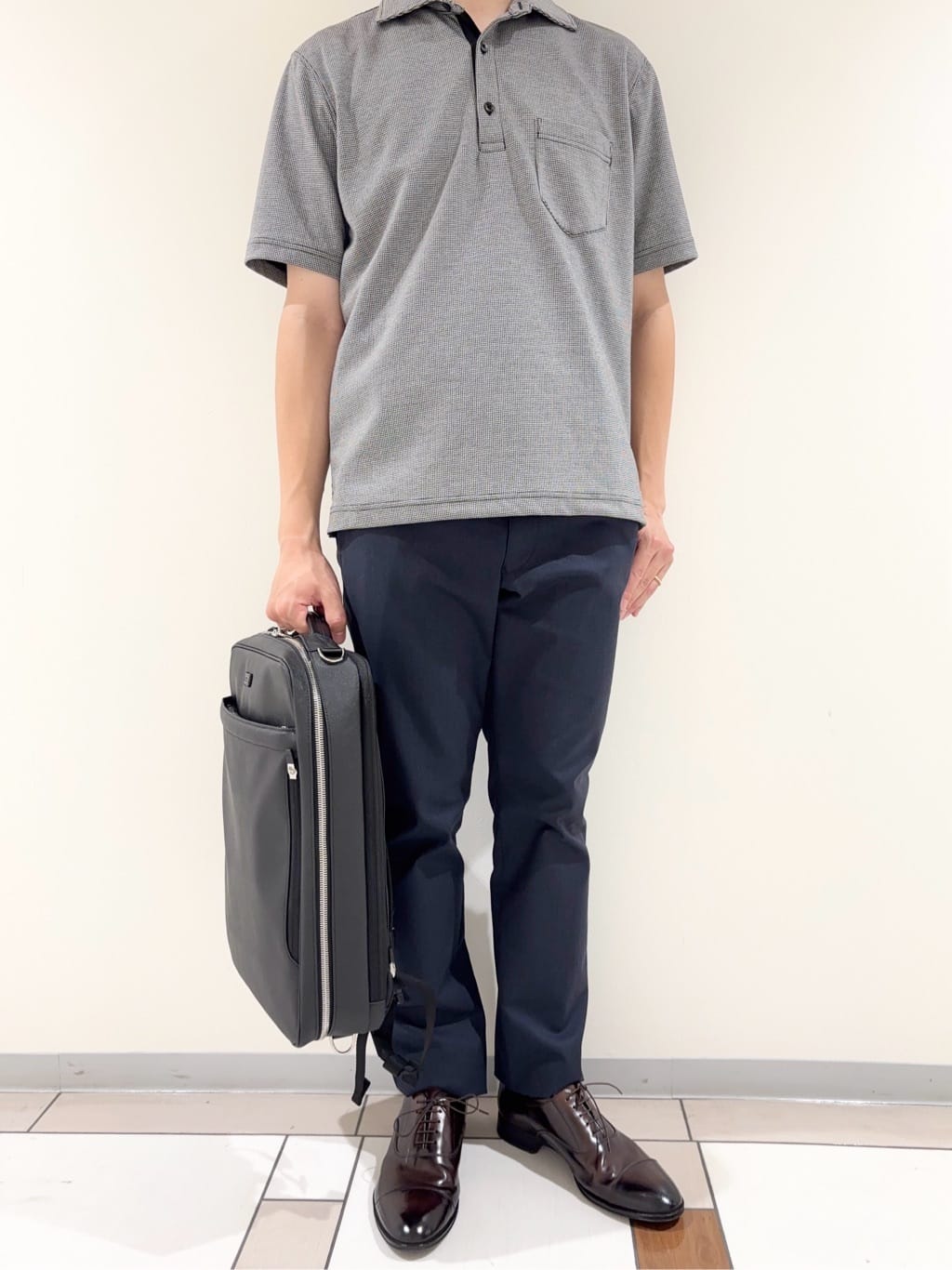 及川さんの「TAKEO KIKUCHI｜【全7サイズ&times;8色展開！】トップマルチヘリンボン パンツ」を使ったコーディネート