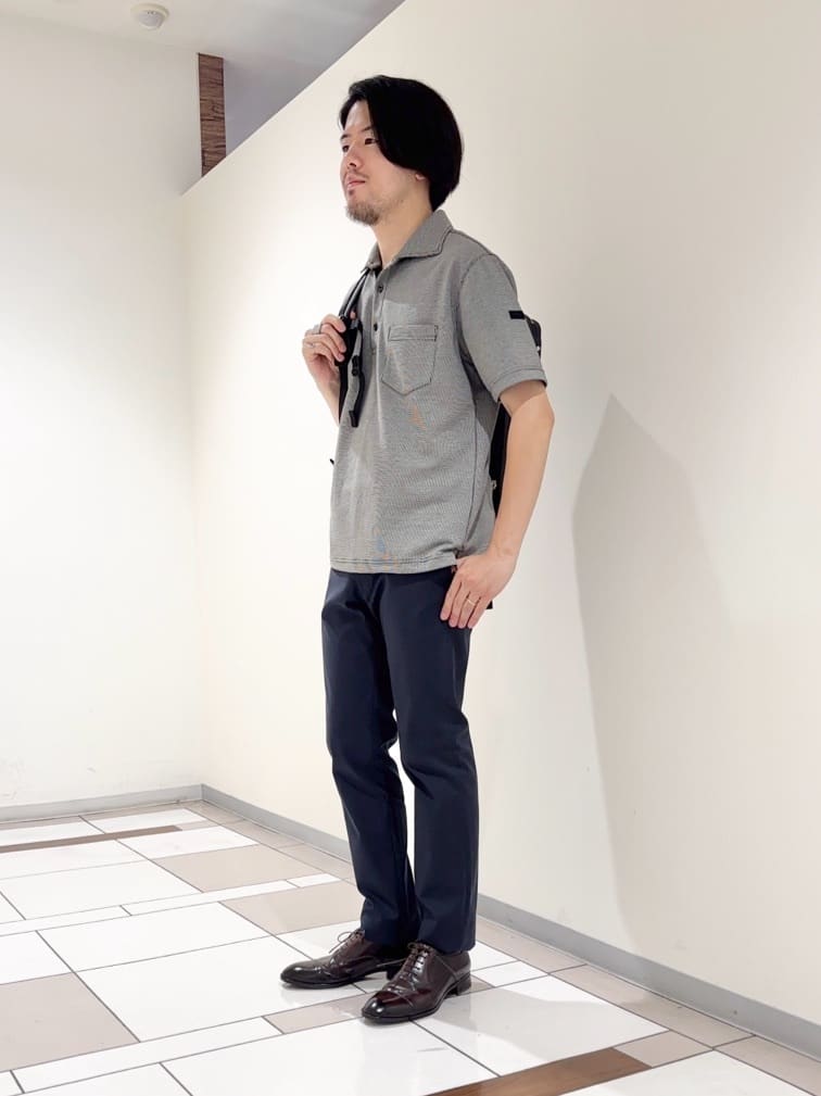 及川さんの「TAKEO KIKUCHI｜【全7サイズ&times;8色展開！】トップマルチヘリンボン パンツ」を使ったコーディネート