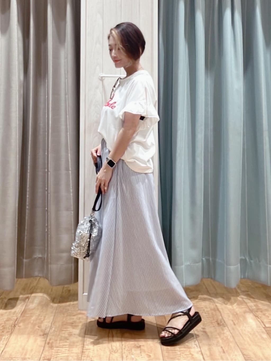 aaamiさんの「SHOO･LA･RUE｜【S-LL/汗ジミ軽減/ひんやり/UVカット】フリルTシャツ」を使ったコーディネート