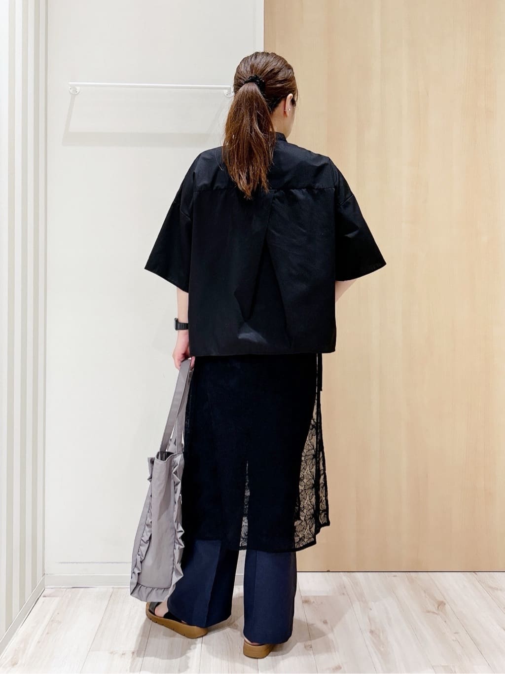 maaaさんの「SHOO･LA･RUE｜◆【洗える/5分袖】インせず着られるショートシャツ」を使ったコーディネート
