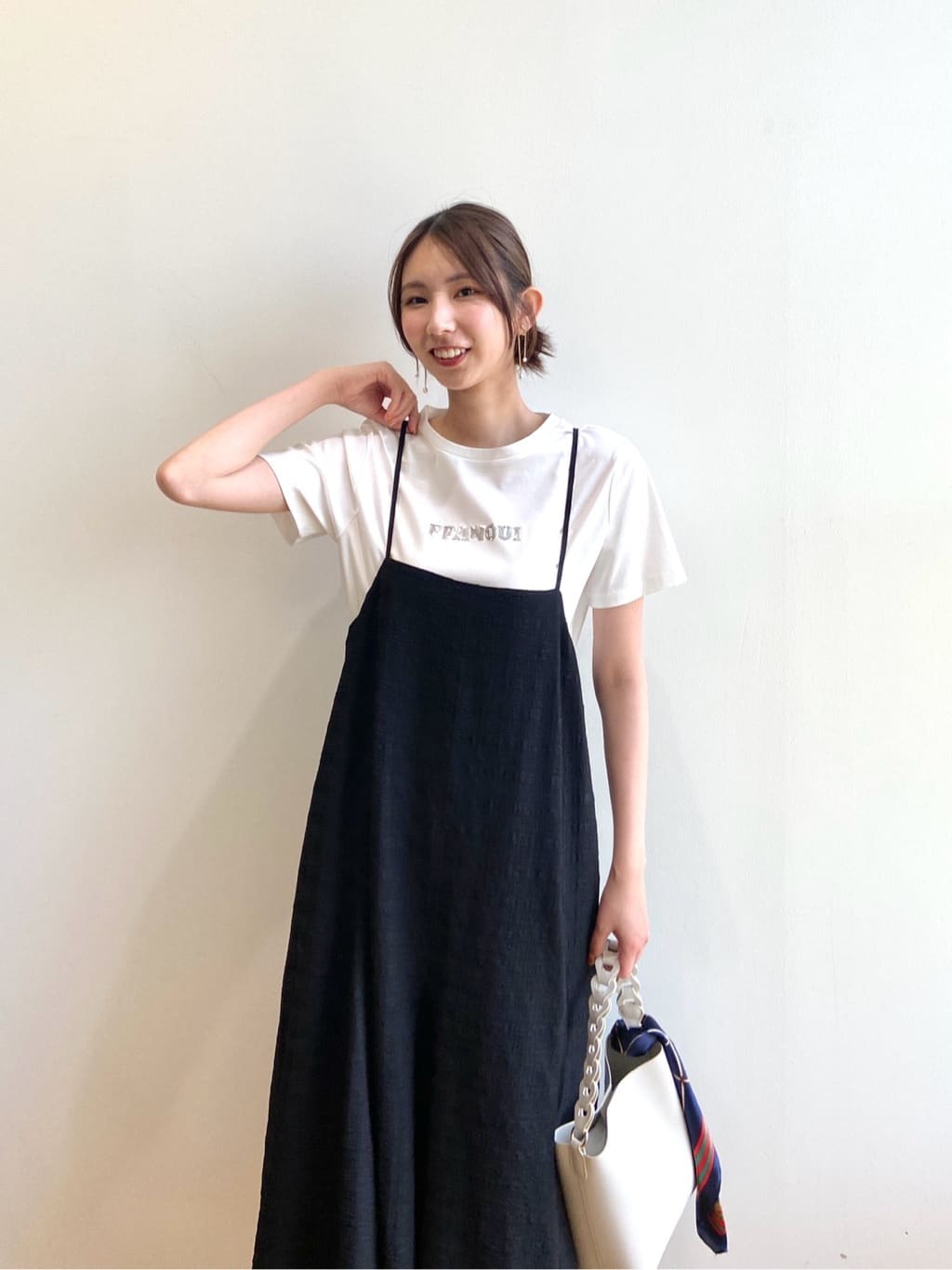 めぐさんの「OPAQUE.CLIP｜◆刺繍＆スパンコールロゴTシャツ【洗濯機洗い可】」を使ったコーディネート