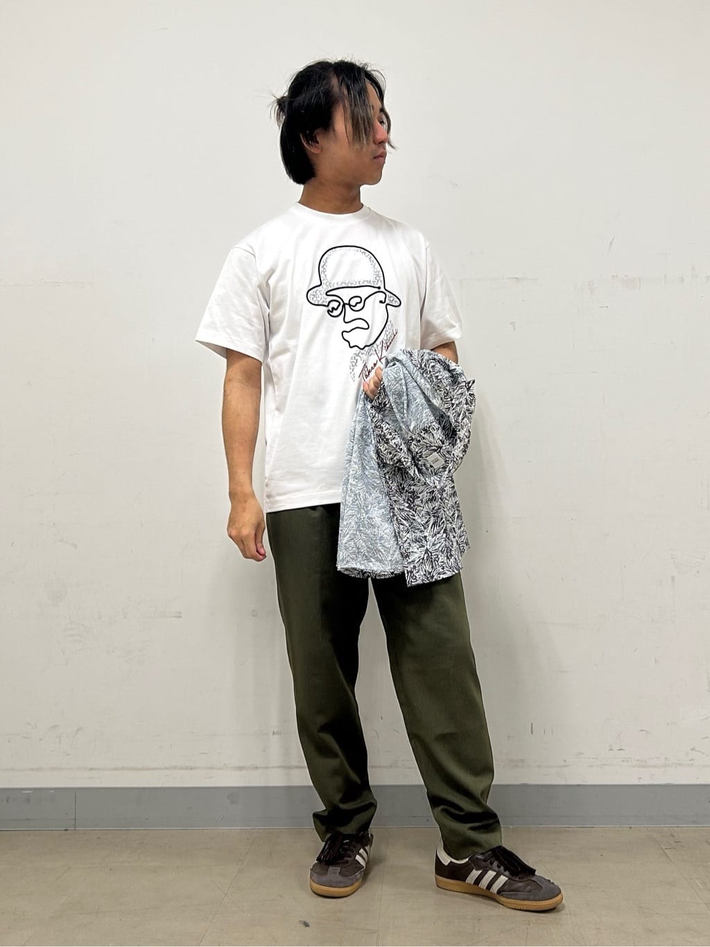 Hiroさんの「TAKEO KIKUCHI｜◆【Sサイズ～】フェイスロープ刺繍 天竺Tシャツ」を使ったコーディネート