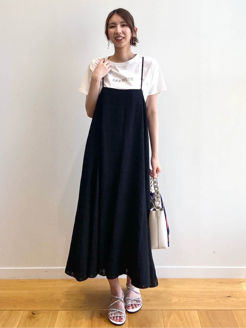 めぐさんの「OPAQUE.CLIP｜◆刺繍＆スパンコールロゴTシャツ【洗濯機洗い可】」を使ったコーディネート