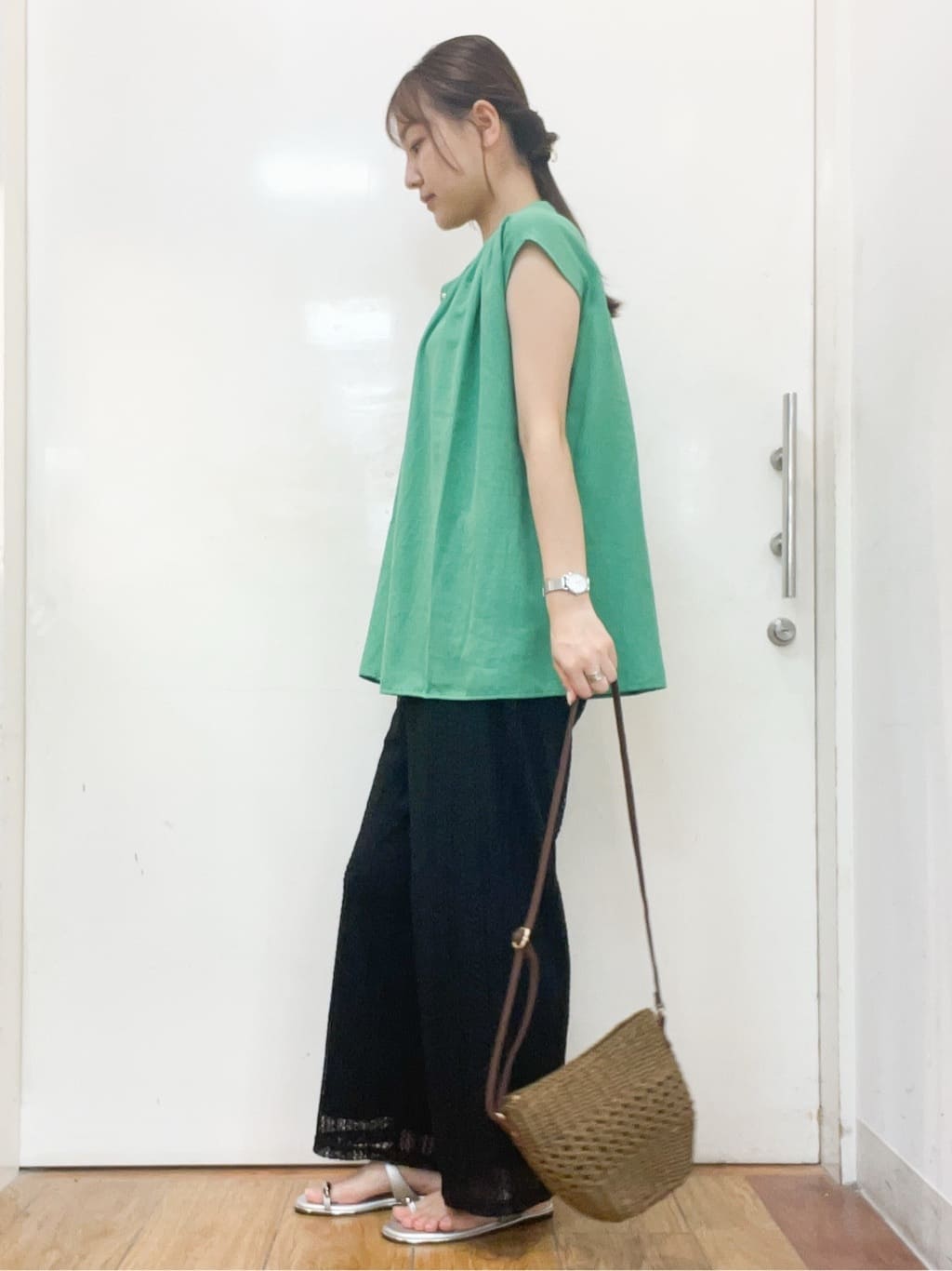 sakiさんの「SHOO･LA･RUE｜【S-LL/洗濯後しわになりにくい】上品にきれい見え スラブギャザーブラウス」を使ったコーディネート