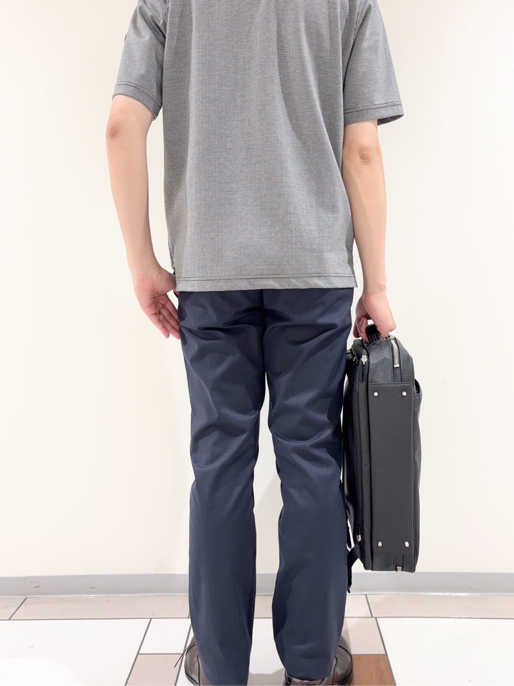 及川さんの「TAKEO KIKUCHI｜【全7サイズ&times;8色展開！】トップマルチヘリンボン パンツ」を使ったコーディネート