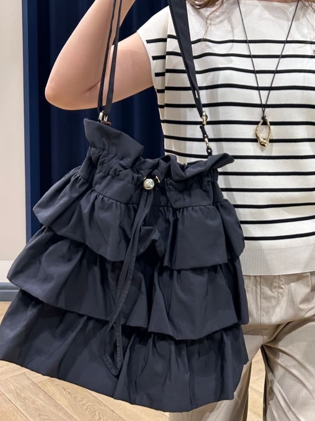 Orikaさんの「grove｜キレイも動きやすさも　美脚見えハイパーストレッチパンツ」を使ったコーディネート
