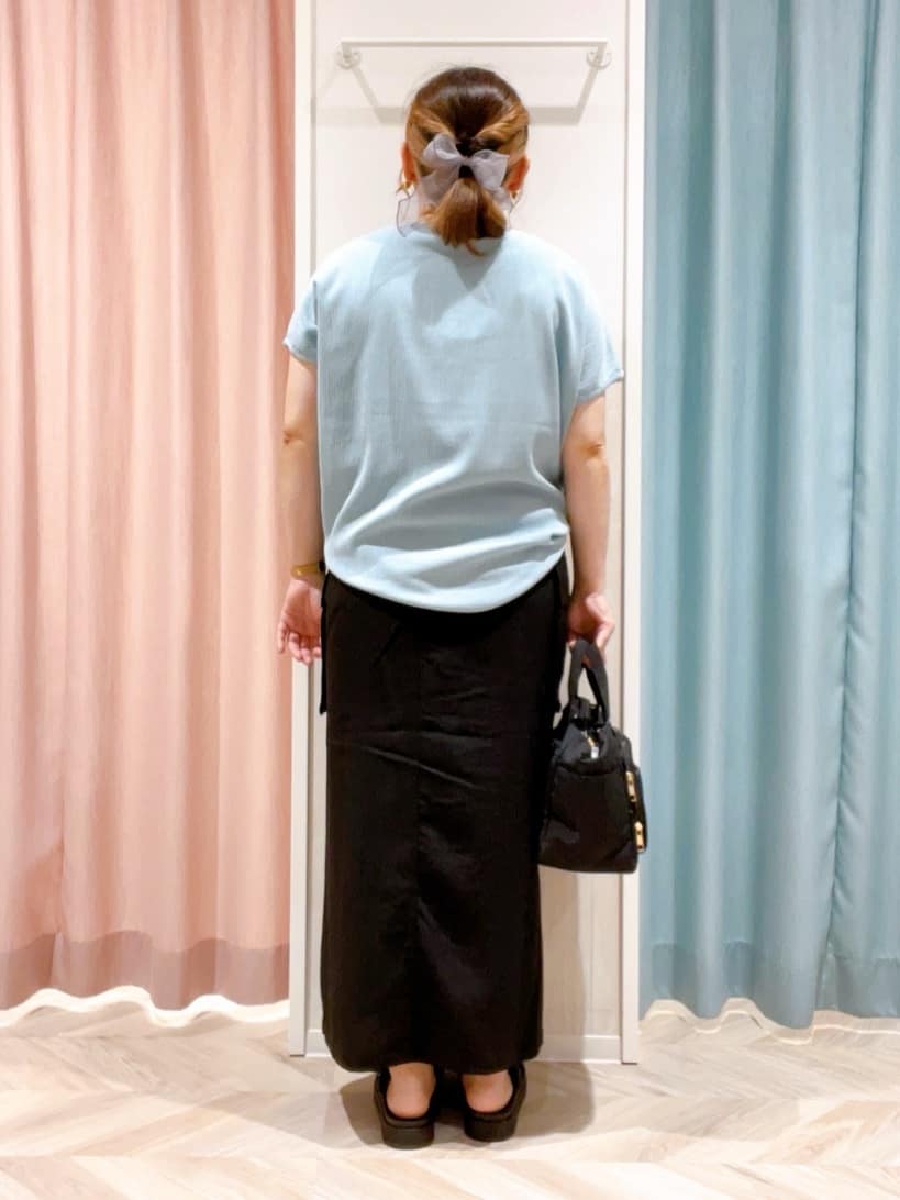 kitaさんの「SHOO･LA･RUE｜【S-LL】ブラウス見えする 軽やかな着心地の しぼしぼトップス」を使ったコーディネート