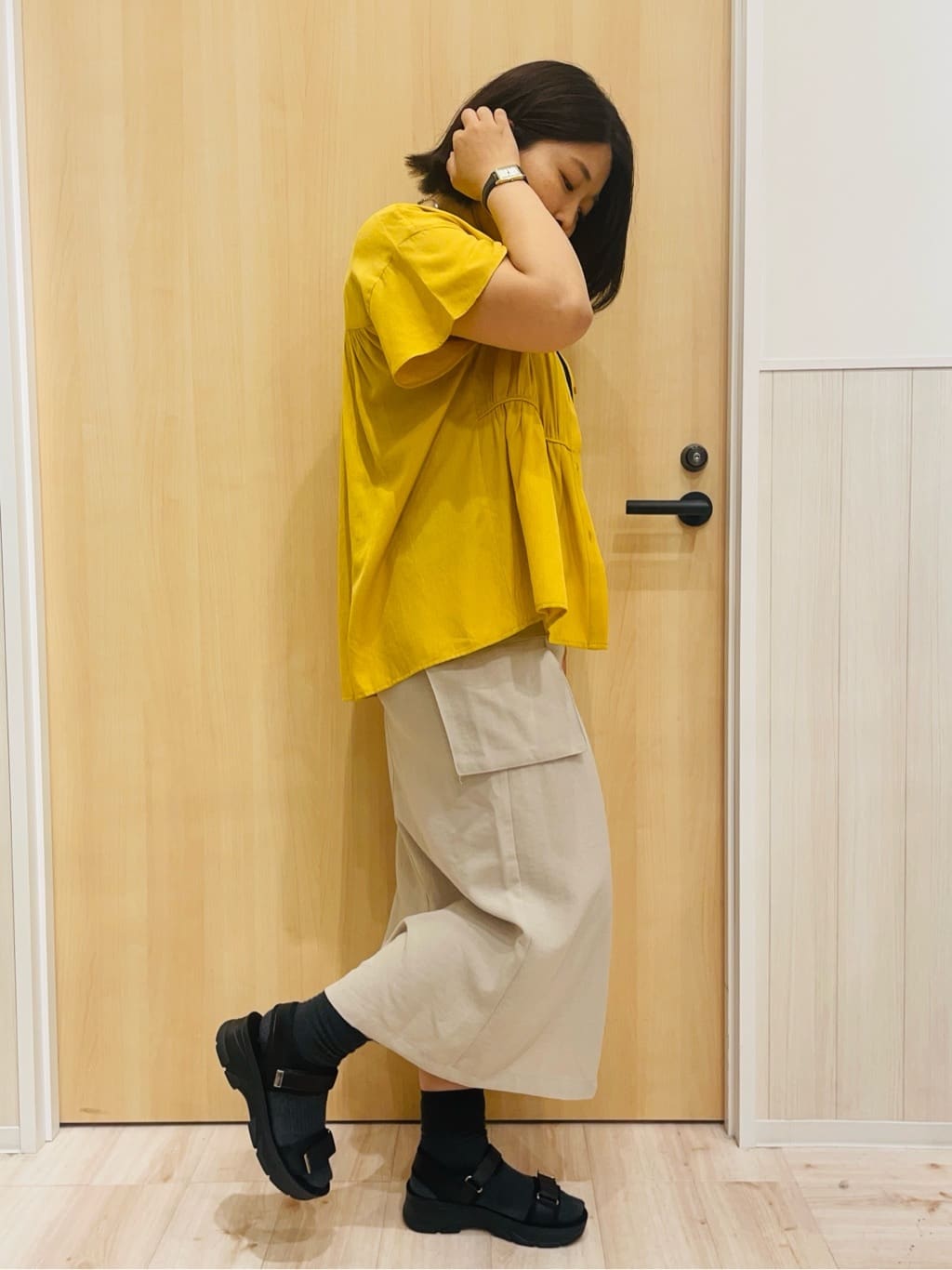 すーさんの「SHOO･LA･RUE｜【洗える/S-LL】一枚で着映え ティアード風 ギャザーブラウス」を使ったコーディネート