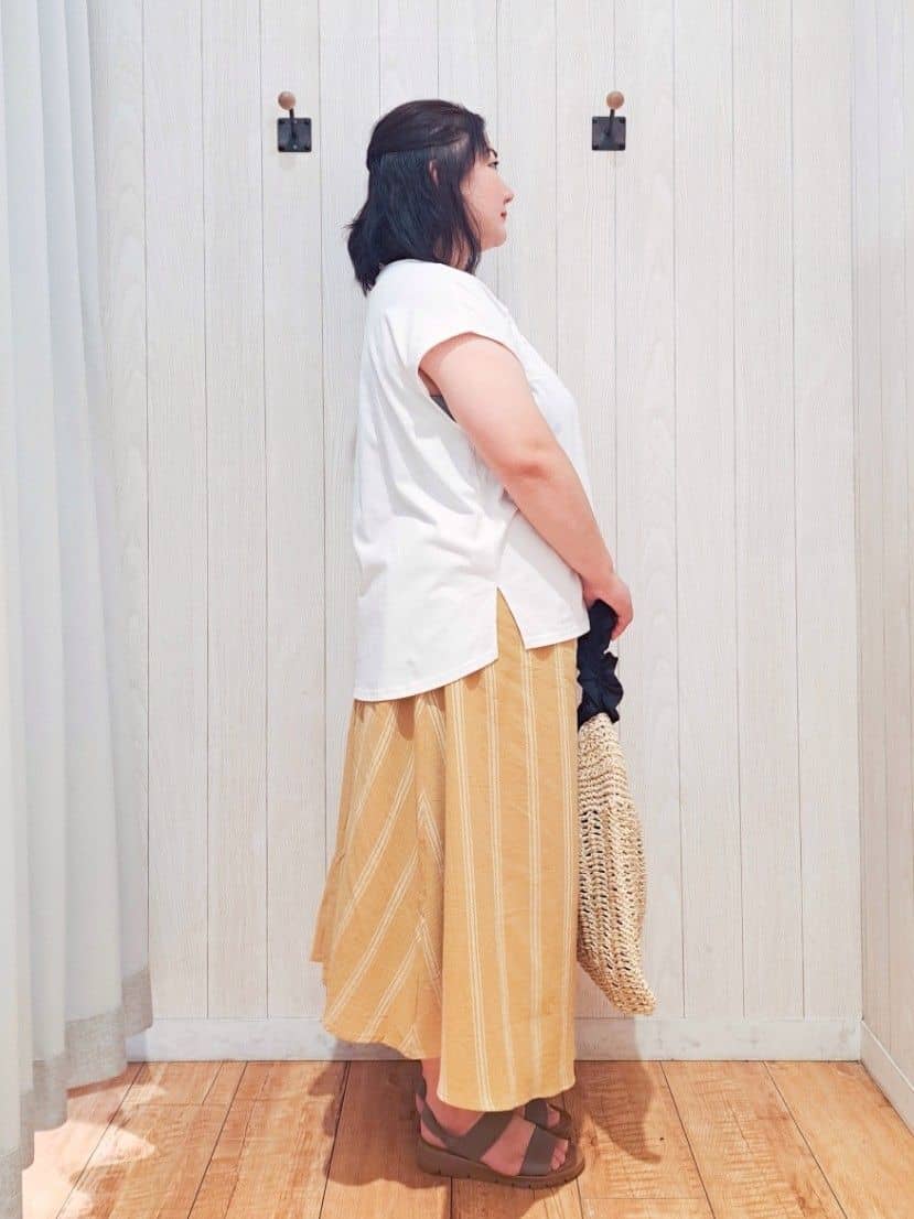 kotomiさんの「SHOO･LA･RUE｜【洗える/S-LL/体型カバー】レース使いが華やか フレンチスリーブコットンTシャツ」を使ったコーディネート