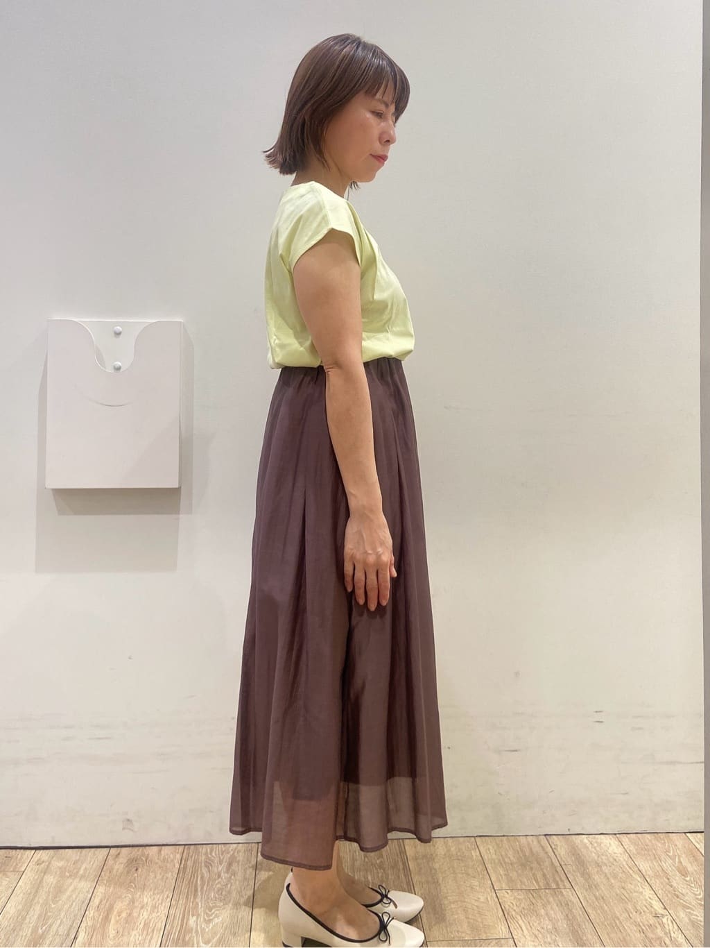 YUKOさんの「index｜シアーギャザーフレアスカート【洗濯機洗い可】」を使ったコーディネート