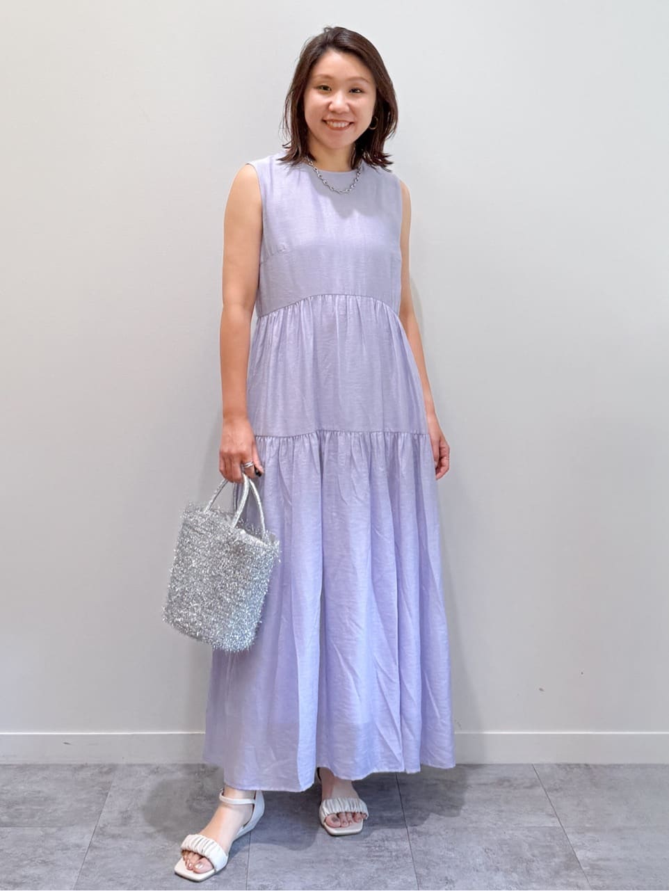 yuka.aさんの「OPAQUE.CLIP｜麻混シアーギャザーティアードワンピース【洗濯機洗い可】」を使ったコーディネート