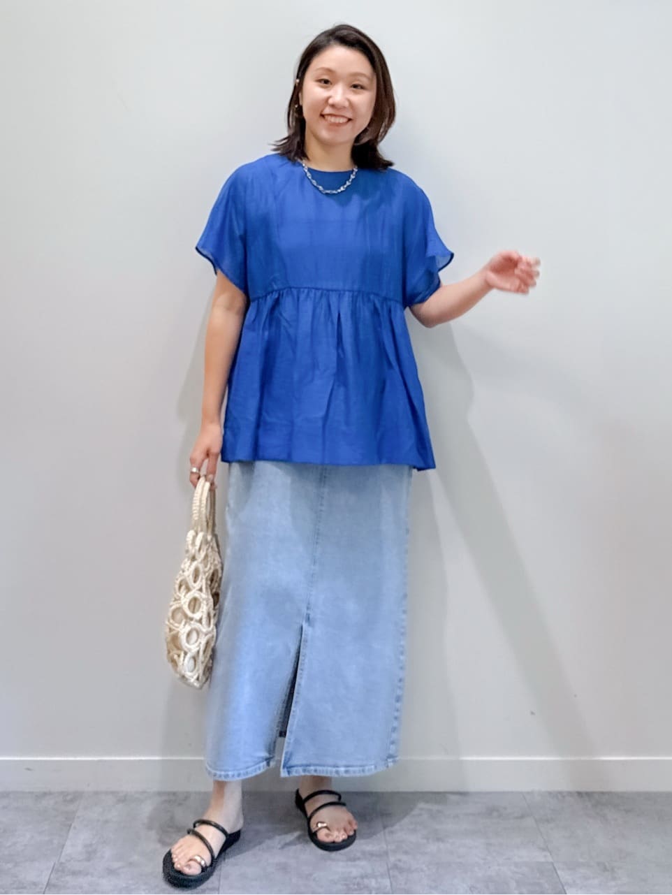 yuka.aさんの「OPAQUE.CLIP｜麻混シアーペプラムブラウス【洗濯機洗い可】」を使ったコーディネート