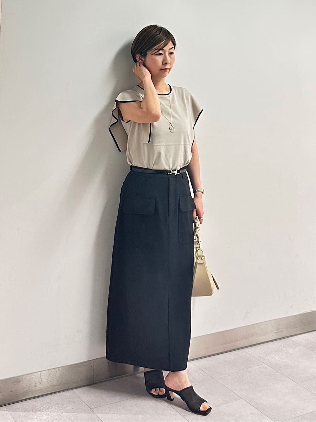 みなこさんの「UNTITLED｜【ウエストゴム/ワイド/柄】モノトーンフラワーパンツ」を使ったコーディネート