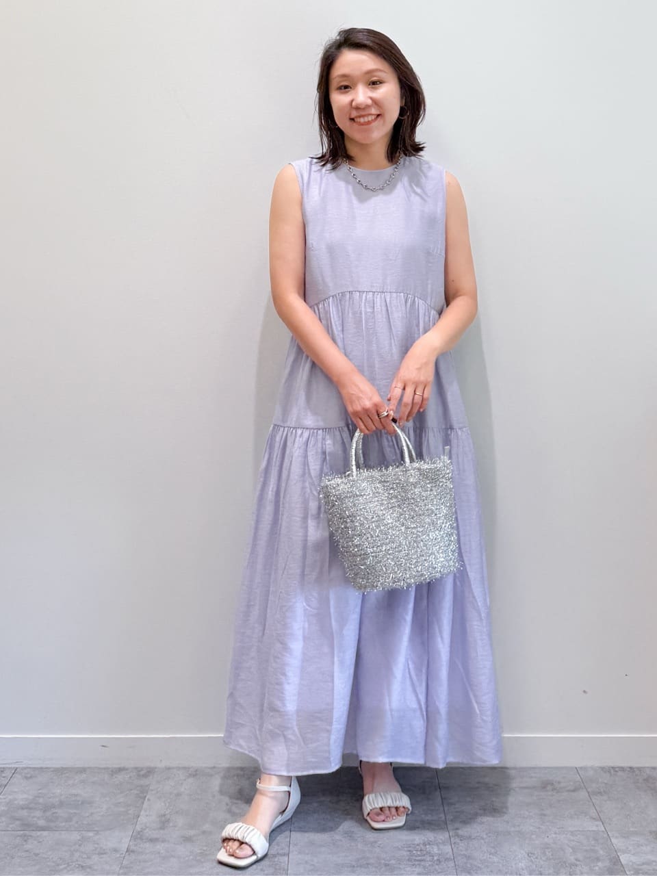 yuka.aさんの「OPAQUE.CLIP｜麻混シアーギャザーティアードワンピース【洗濯機洗い可】」を使ったコーディネート