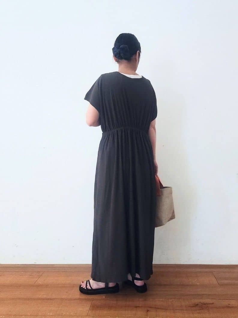 くまさんの「SHOO･LA･RUE｜【前後2WAY】さらりと大人上品に 楊柳フレンチワンピース」を使ったコーディネート