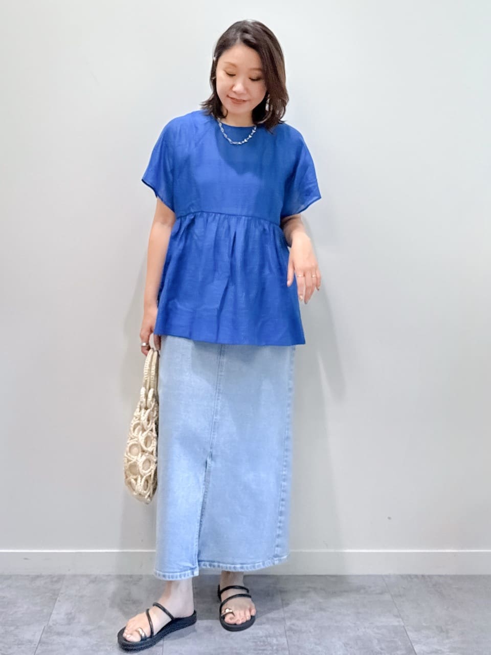 yuka.aさんの「OPAQUE.CLIP｜麻混シアーペプラムブラウス【洗濯機洗い可】」を使ったコーディネート
