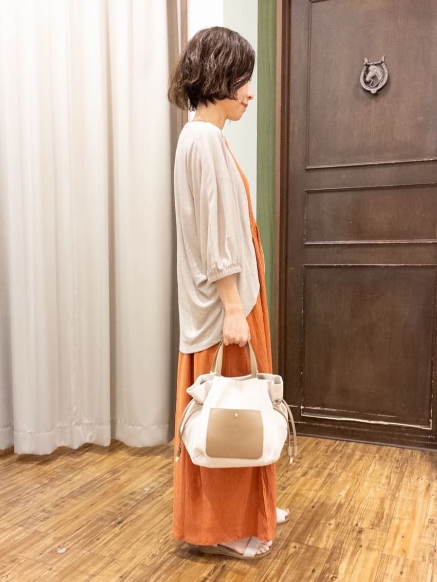 yukaさんの「SHOO･LA･RUE｜【UV/さらさらタッチ】女性らしさ漂う 5分袖ボレロカーディガン」を使ったコーディネート