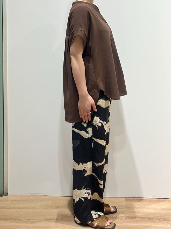 chiakiさんの「OPAQUE.CLIP｜《7色展開／SS-LLサイズ》ストレッチスキッパーブラウス／セットアップ対応【洗濯機洗い可／防シワ】」を使ったコーディネート