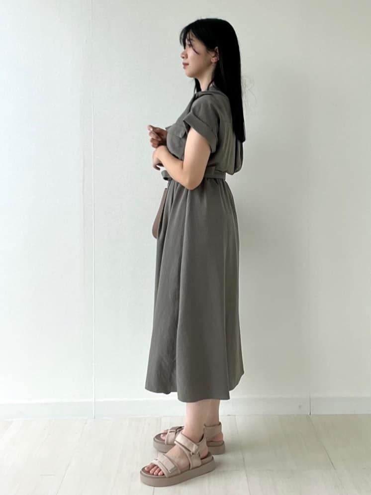 Mori Moriさんの「index｜《7色展開／XS-LLサイズ》ダブルポケットスキッパーシャツワンピース【吸水速乾／防シワ／イージーア」を使ったコーディネート