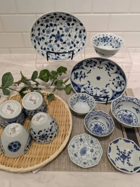 藍凛堂 60楕円深皿 小菊唐草（食器） | 212 KITCHEN STORE（トゥーワン