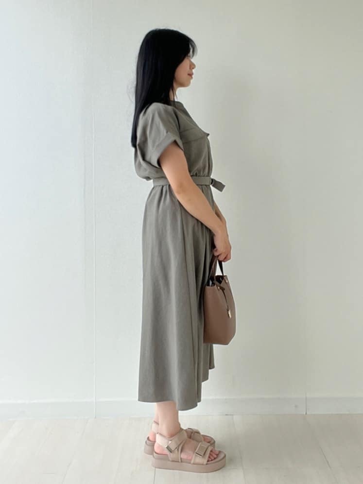 Mori Moriさんの「index｜《7色展開／XS-LLサイズ》ダブルポケットスキッパーシャツワンピース【吸水速乾／防シワ／イージーア」を使ったコーディネート