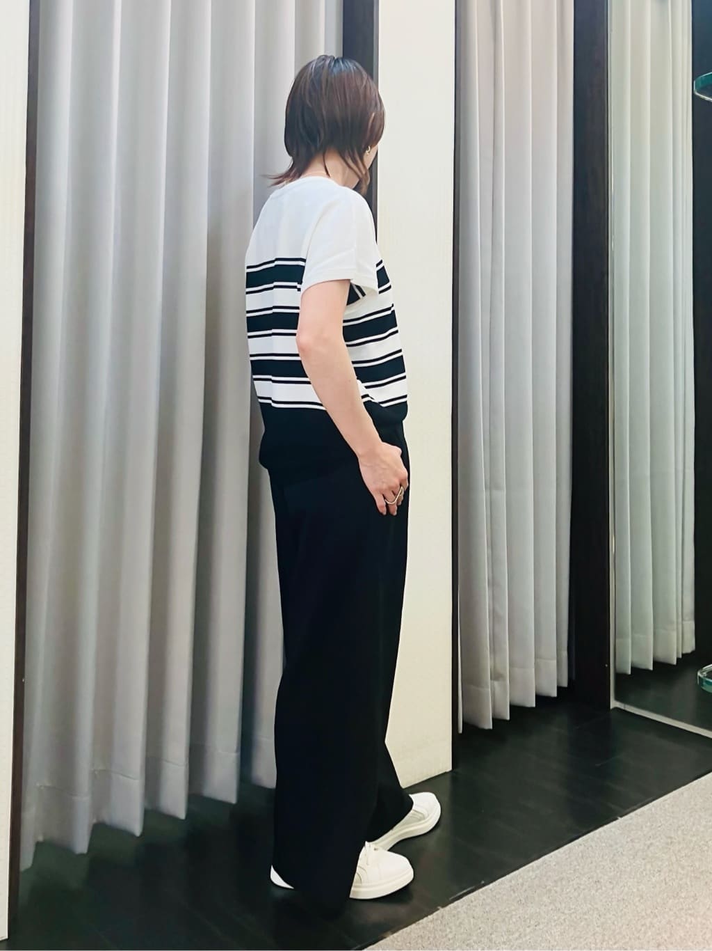 YUKIさんの「INDIVI｜【洗える／UVケア／SETUP可能】ドロストワイドパンツ」を使ったコーディネート