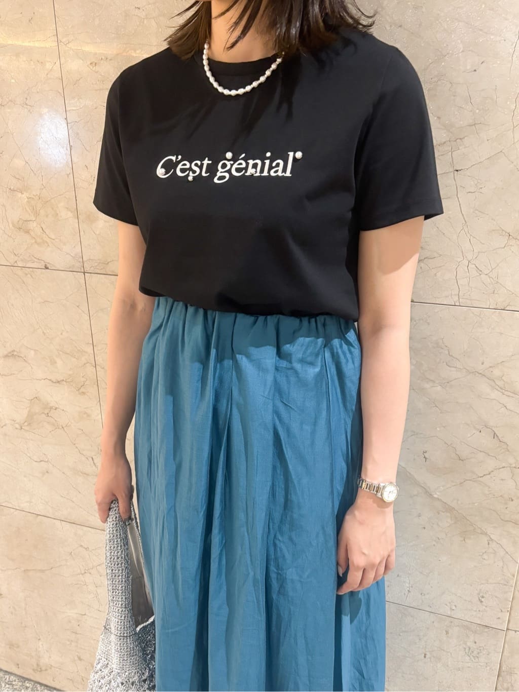 このかさんの「index｜パール調刺繍ロゴTシャツ【汗ジミ防止／吸水速乾／接触冷感／UVケア／洗濯機洗い可】」を使ったコーディネート