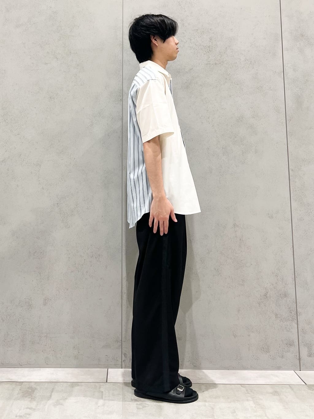 SHI-MAさんの「THE SHOP TK｜ブロードパネルストライプ 半袖シャツ 洗濯機OK／サスティナブル素材」を使ったコーディネート