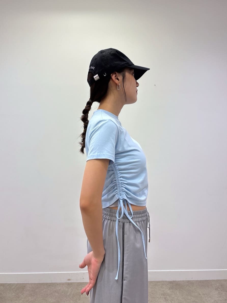 なつさんの「INDIVI｜【セットアップ可能】サキソニーサイドラインパンツ」を使ったコーディネート