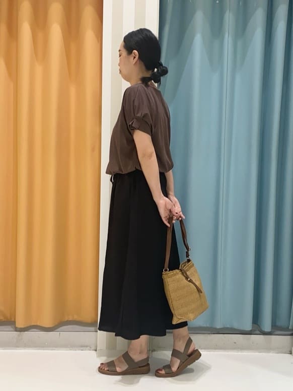 おかさんの「SHOO･LA･RUE｜【S-LL/UV/プチプラ】お袖タックで好印象 デザインTシャツ」を使ったコーディネート