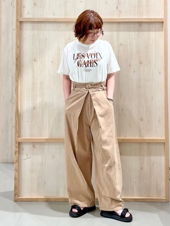 nakoさんの「THE SHOP TK｜フォトアソートTシャツ【接触冷感/UV/毛玉になりにくい/洗濯機OK】」を使ったコーディネート