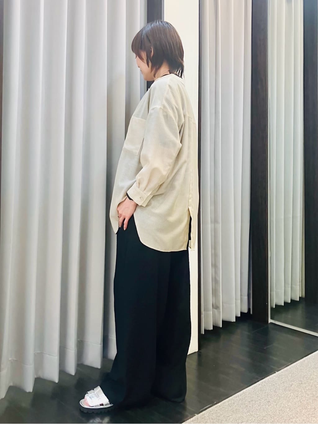 YUKIさんの「INDIVI｜【洗える／UVケア／SETUP可能】ドロストワイドパンツ」を使ったコーディネート