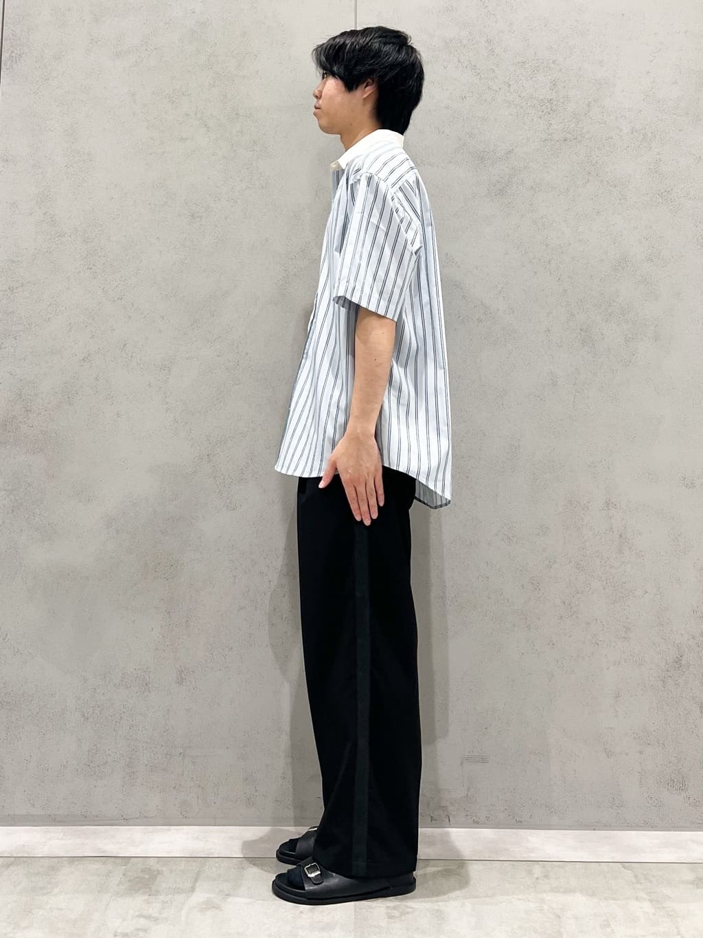 SHI-MAさんの「THE SHOP TK｜ブロードパネルストライプ 半袖シャツ 洗濯機OK／サスティナブル素材」を使ったコーディネート