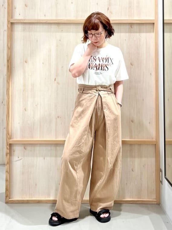nakoさんの「THE SHOP TK｜フォトアソートTシャツ【接触冷感/UV/毛玉になりにくい/洗濯機OK】」を使ったコーディネート
