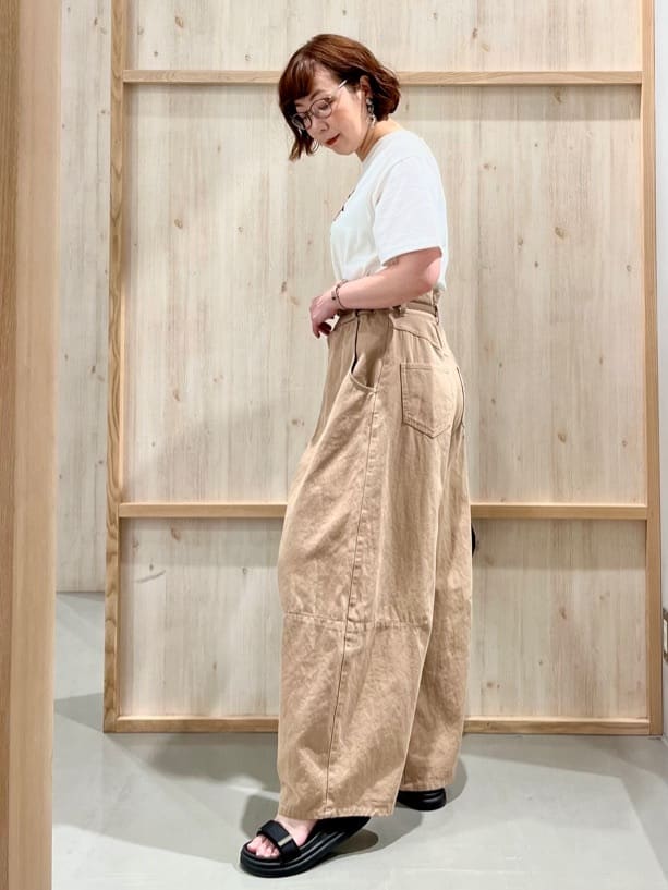 nakoさんの「THE SHOP TK｜フォトアソートTシャツ【接触冷感/UV/毛玉になりにくい/洗濯機OK】」を使ったコーディネート